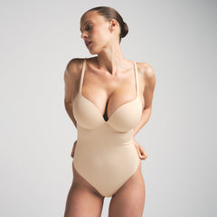 SKIMS ULTIMATE BODY PUSH-UP THONG BODYSUIT | SAND