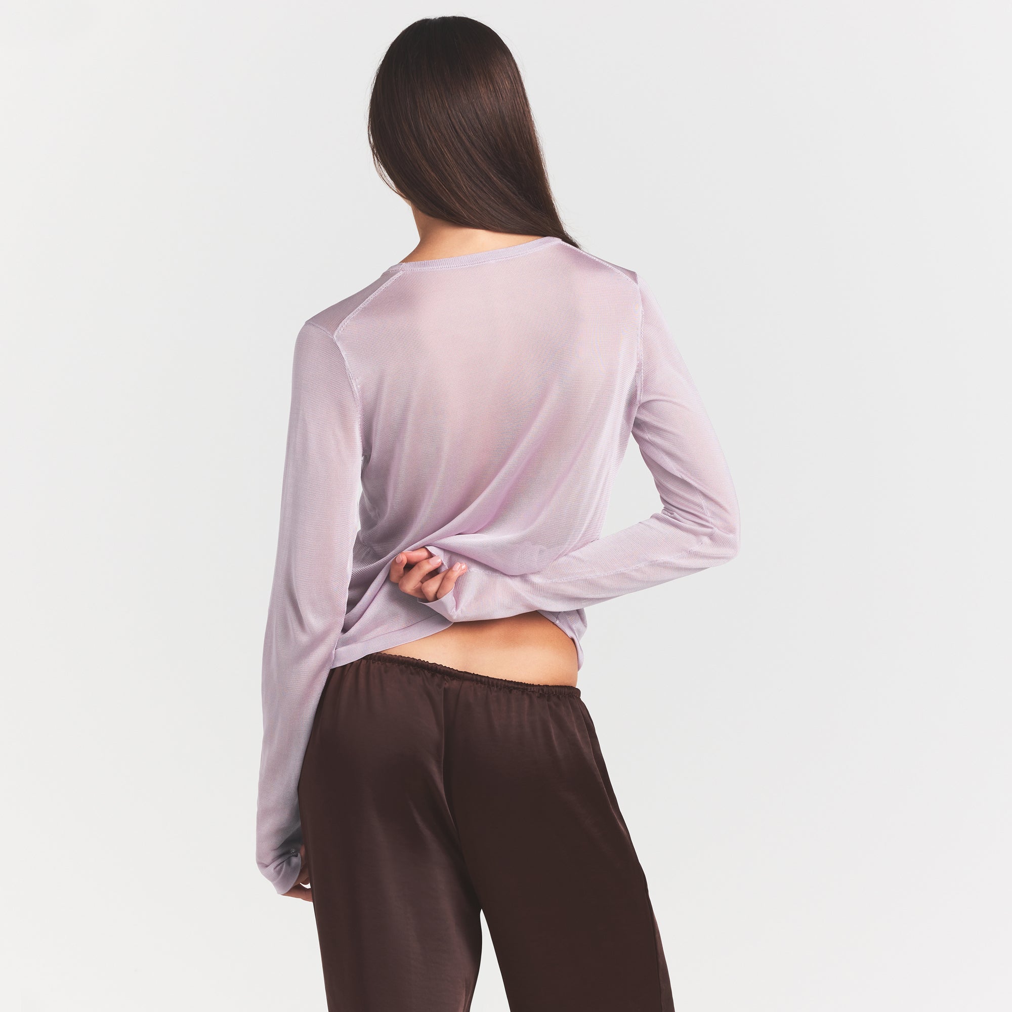 SLINKY KNIT CREW NECK LONG SLEEVE TOP | IRIS MICA