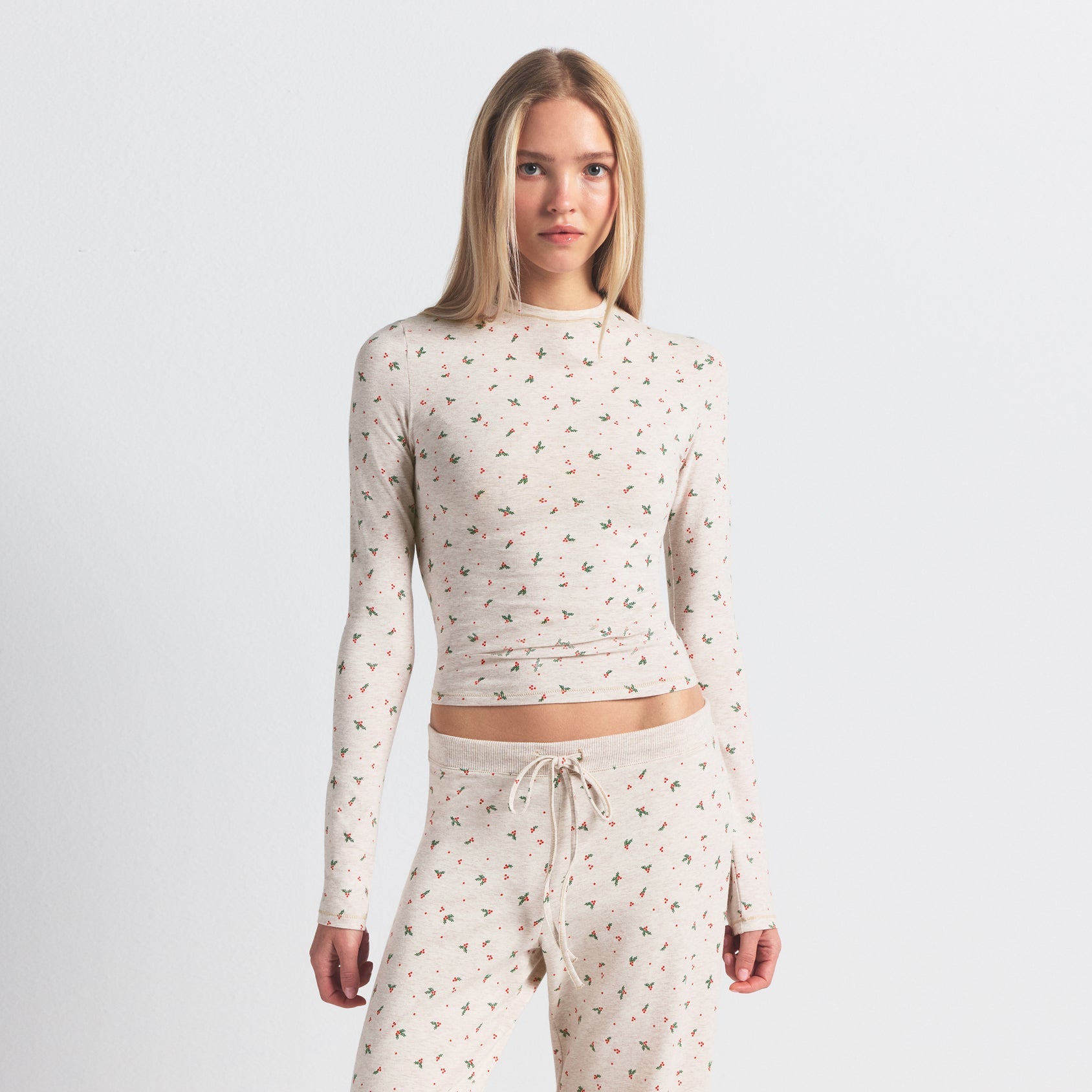 COTTON JERSEY LONG SLEEVE T-SHIRT | OATMEAL HEATHER HOLLY PRINT