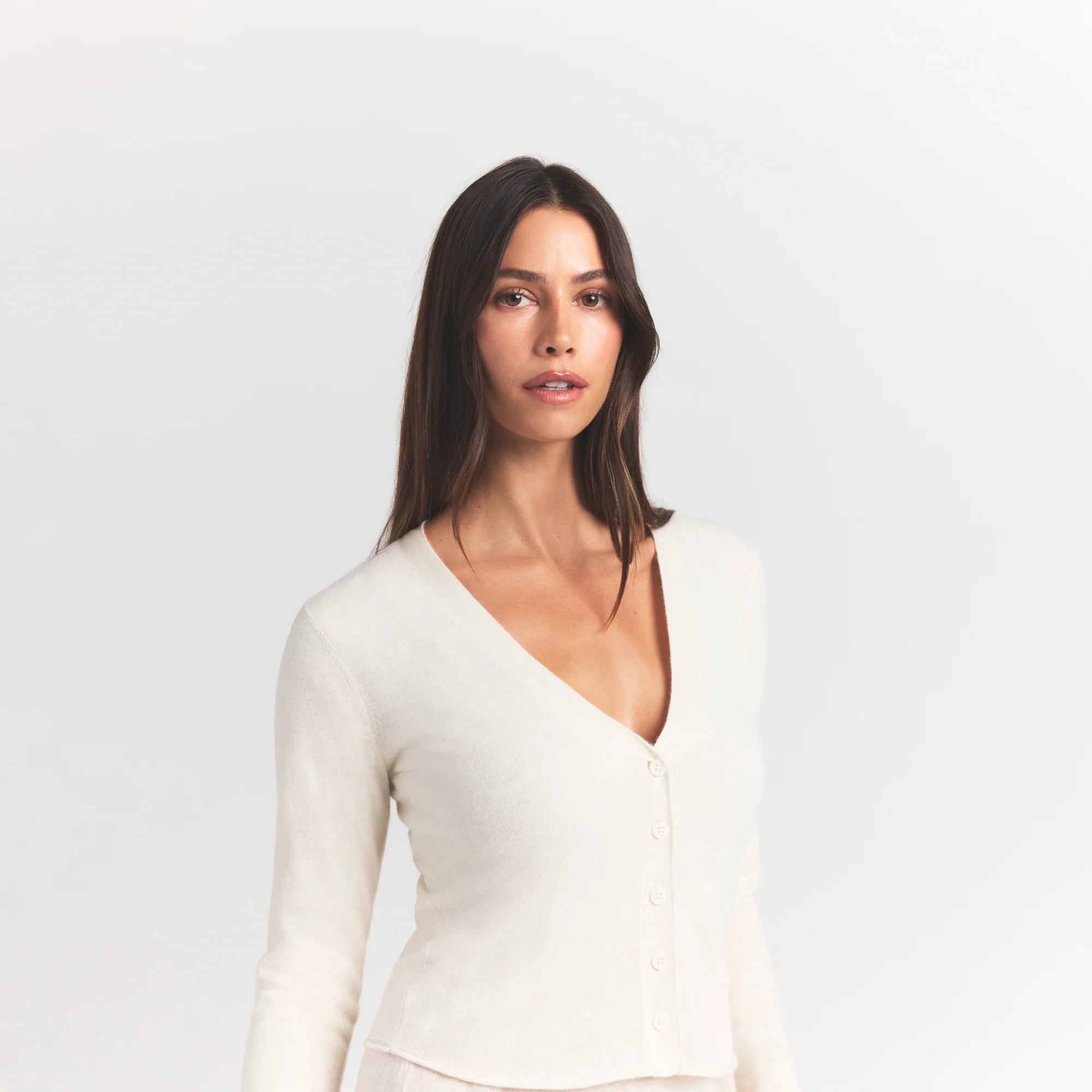 FEATHERWEIGHT CASHMERE CARDIGAN | EGRET