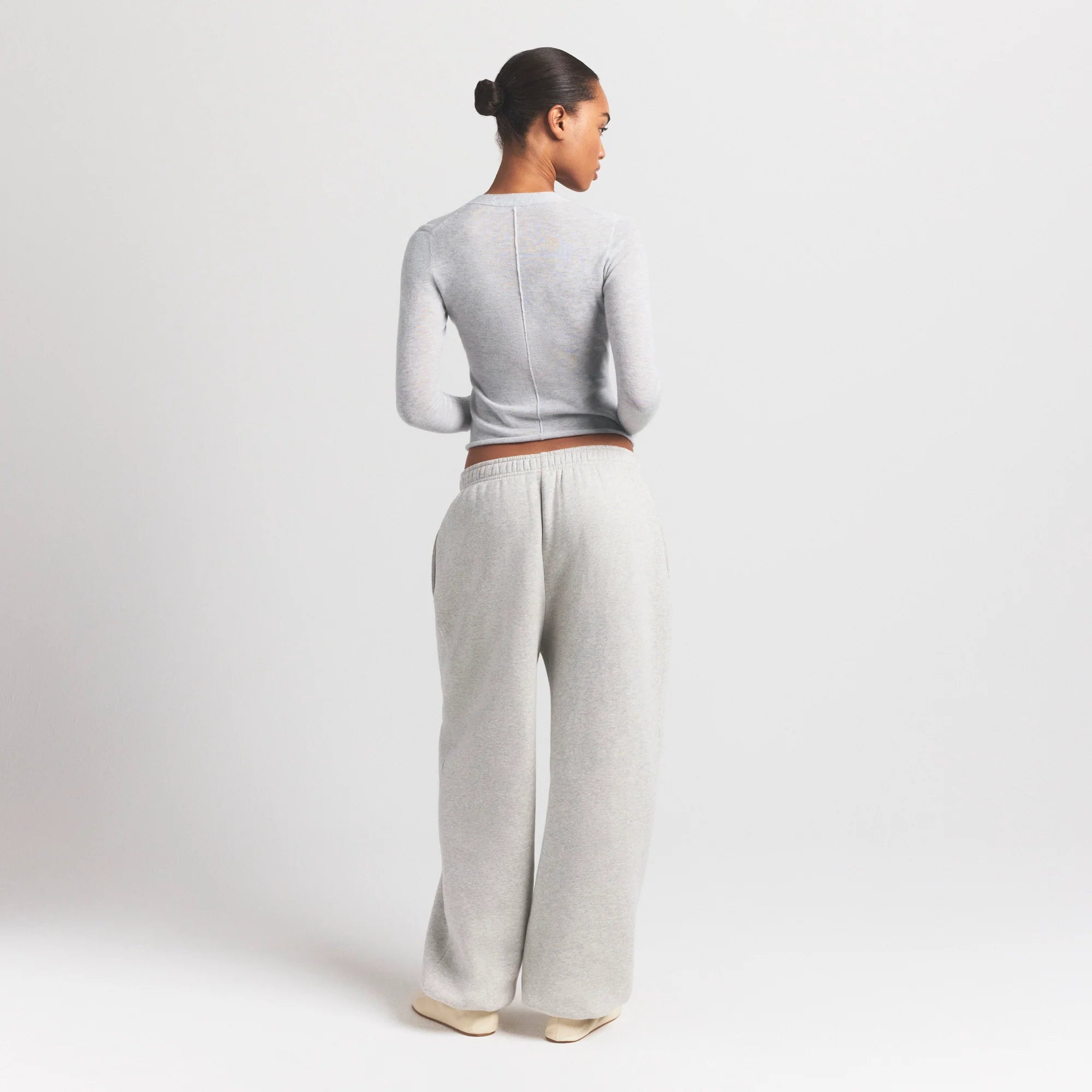 FEATHERWEIGHT CASHMERE CARDIGAN | LIGHT HEATHER GREY