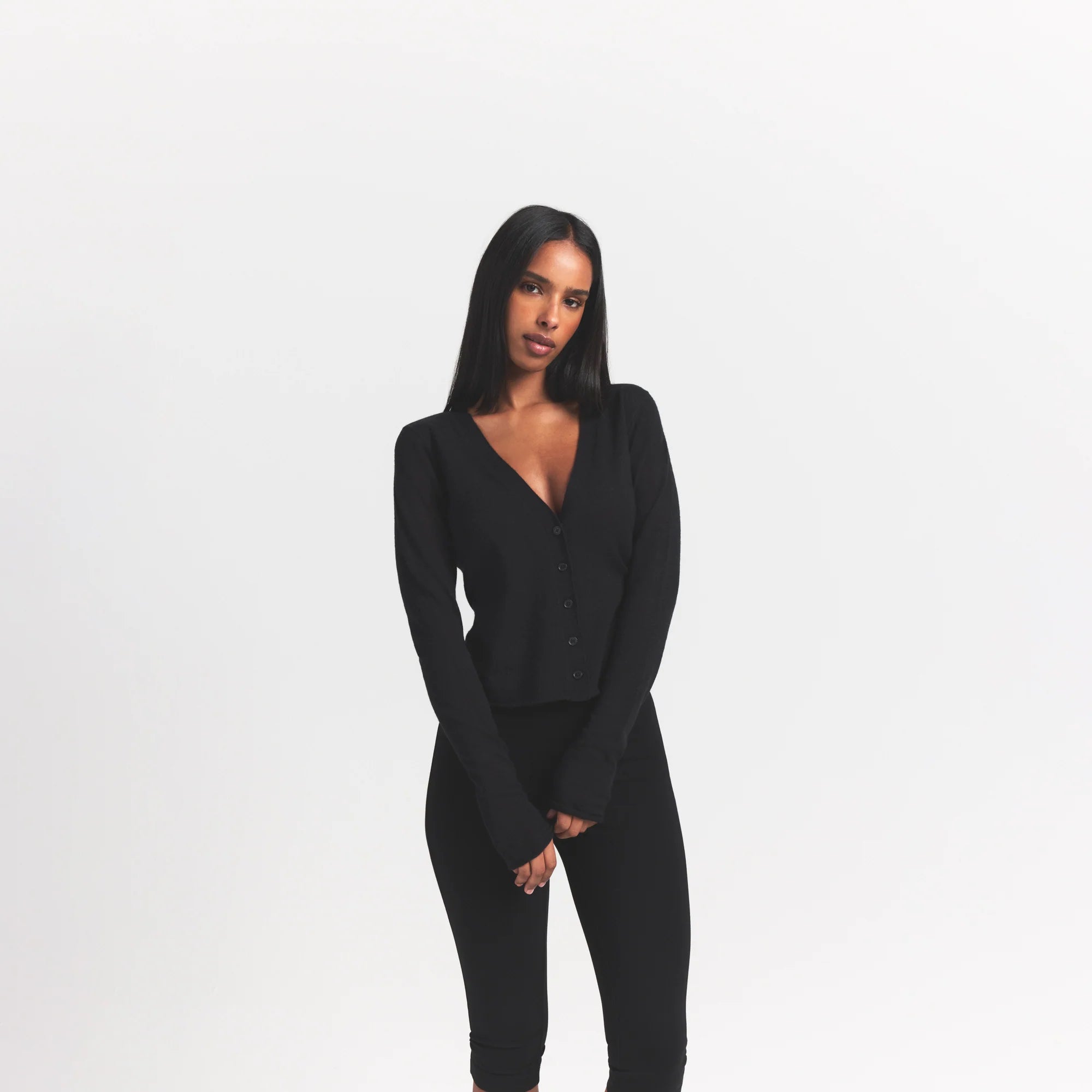 FEATHERWEIGHT CASHMERE CARDIGAN | ONYX