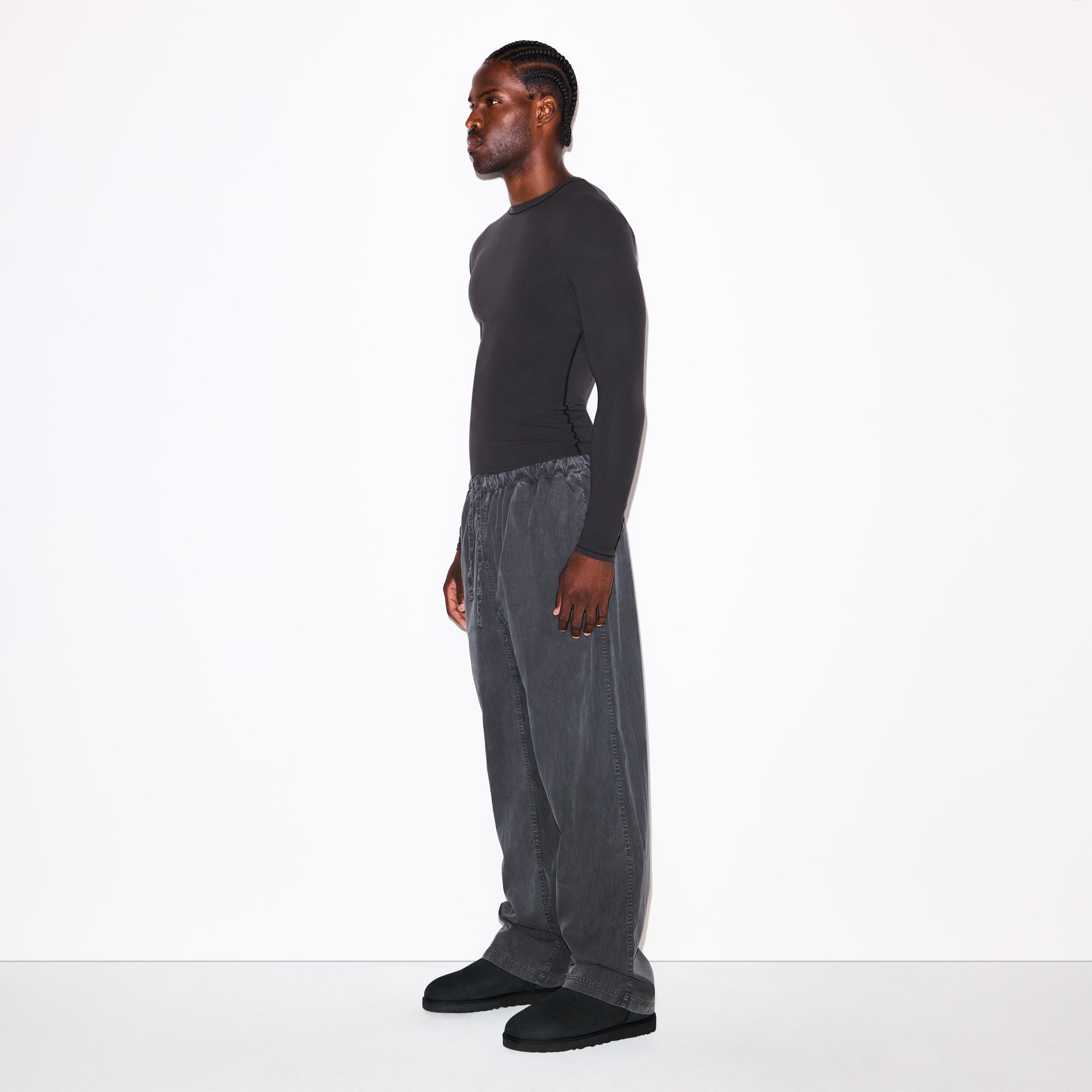 FITS EVERYBODY MENS SLIM LONG SLEEVE T-SHIRT | ONYX