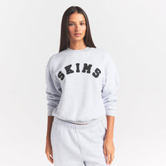 COTTON FLEECE LOGO CLASSIC CREWNECK | ONYX ARCHED LOGO PATCH