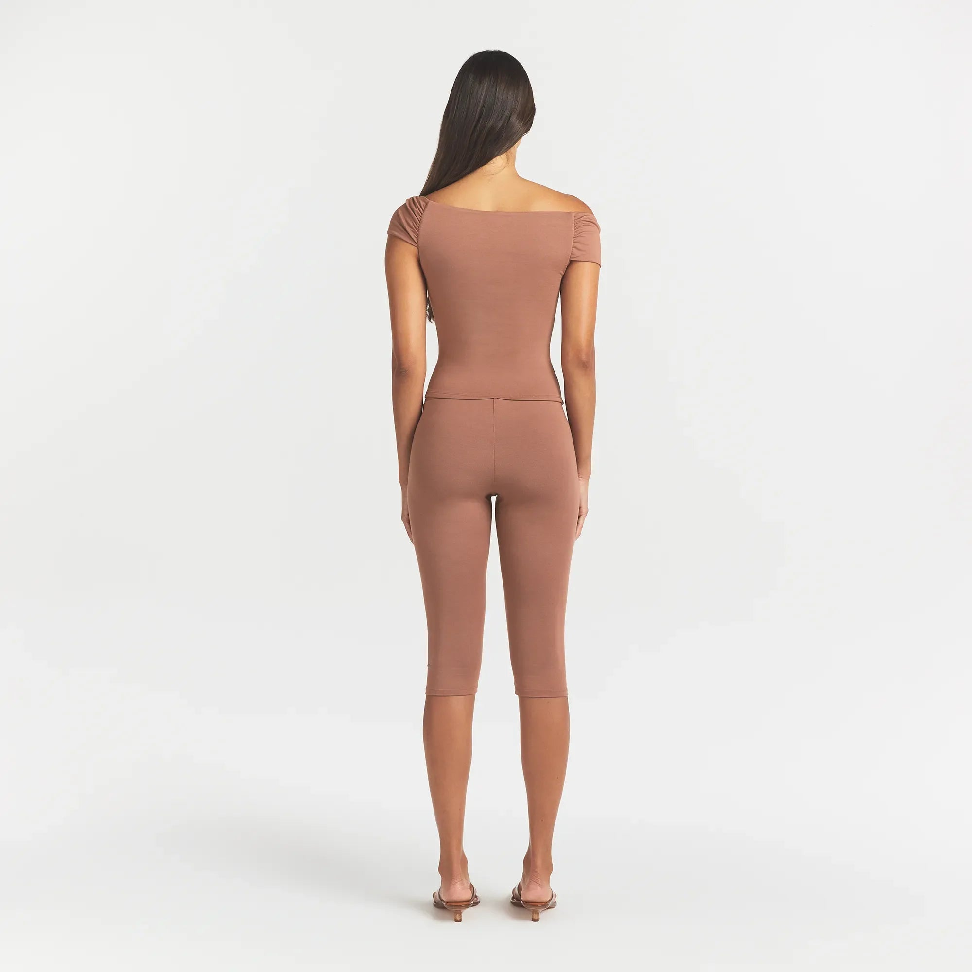 SMOOTH LAYERS ASYMMETRICAL OFF THE SHOULDER TOP | NUTMEG