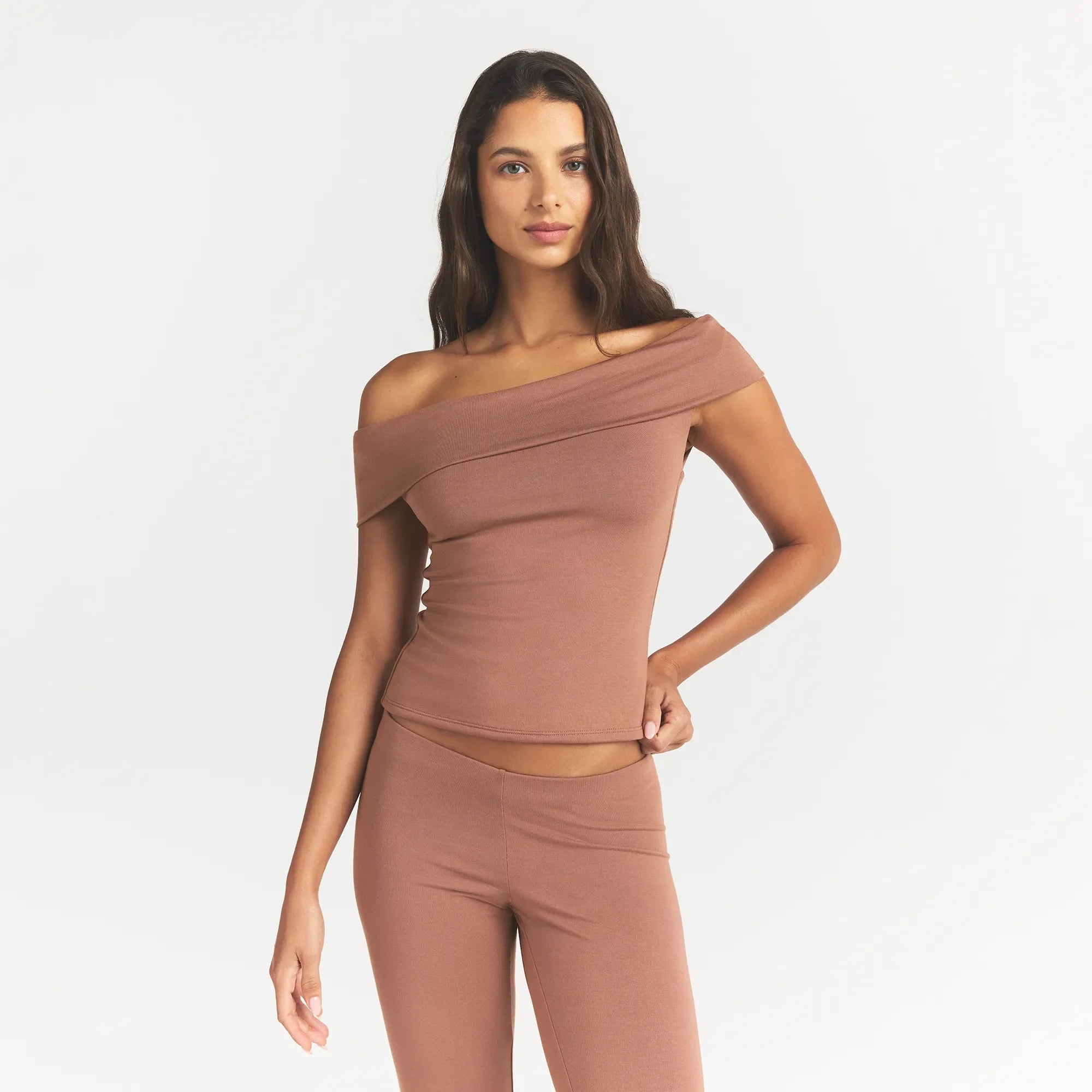 SMOOTH LAYERS ASYMMETRICAL OFF THE SHOULDER TOP | NUTMEG