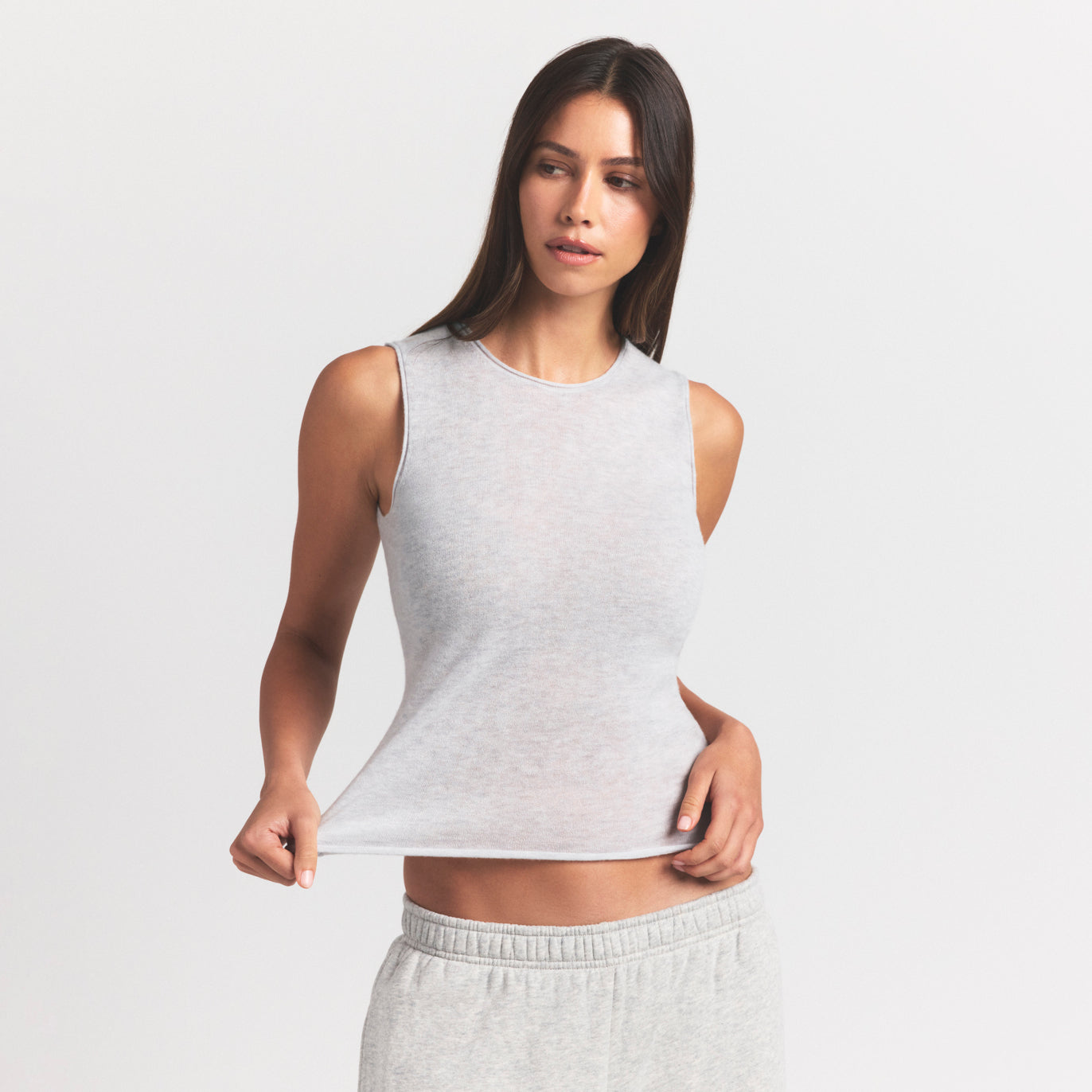 FEATHERWEIGHT CASHMERE SLEEVELESS TOP | LIGHT HEATHER GREY
