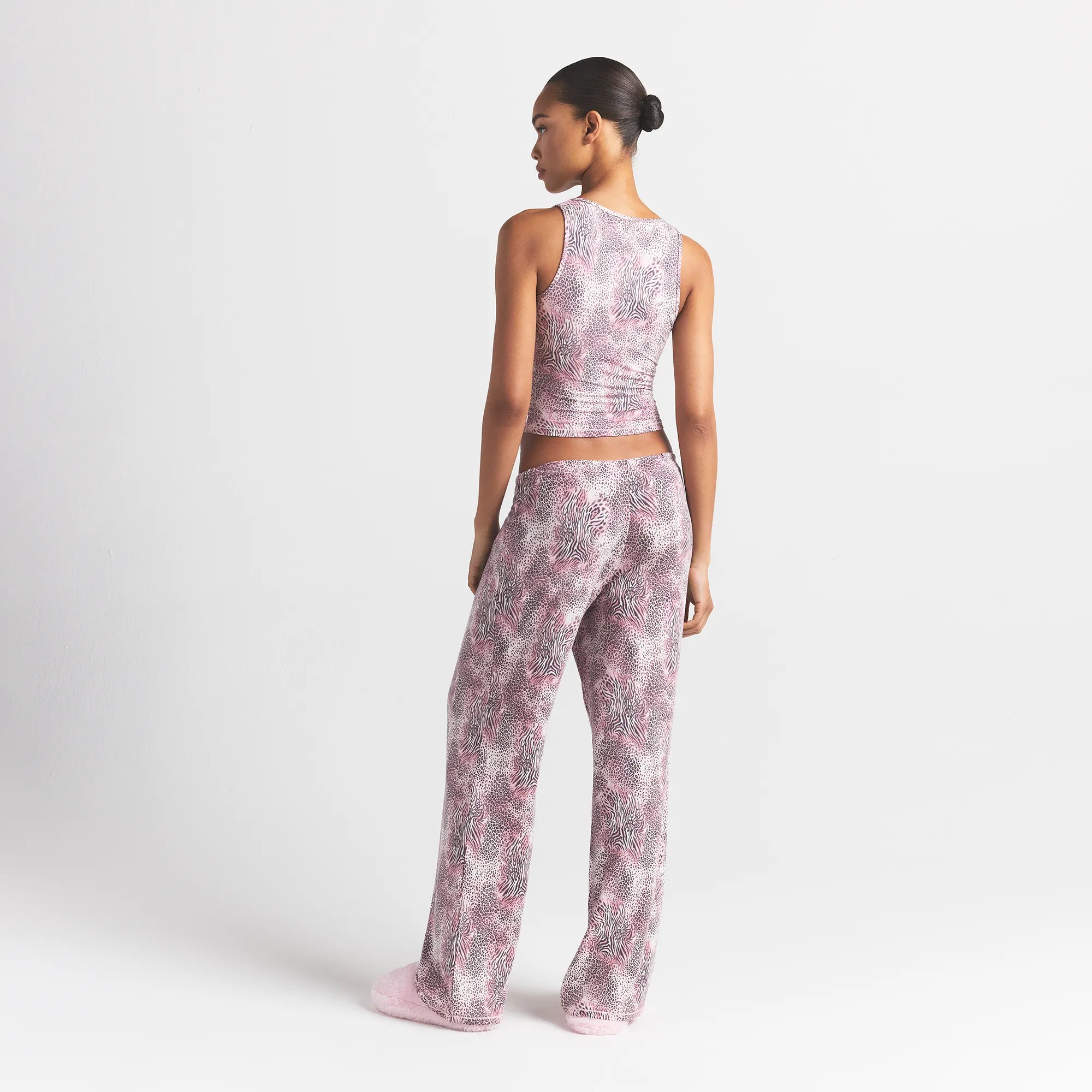 SKIMS SLEEP HENLEY TANK | BLOOM MINI MULTI ANIMAL