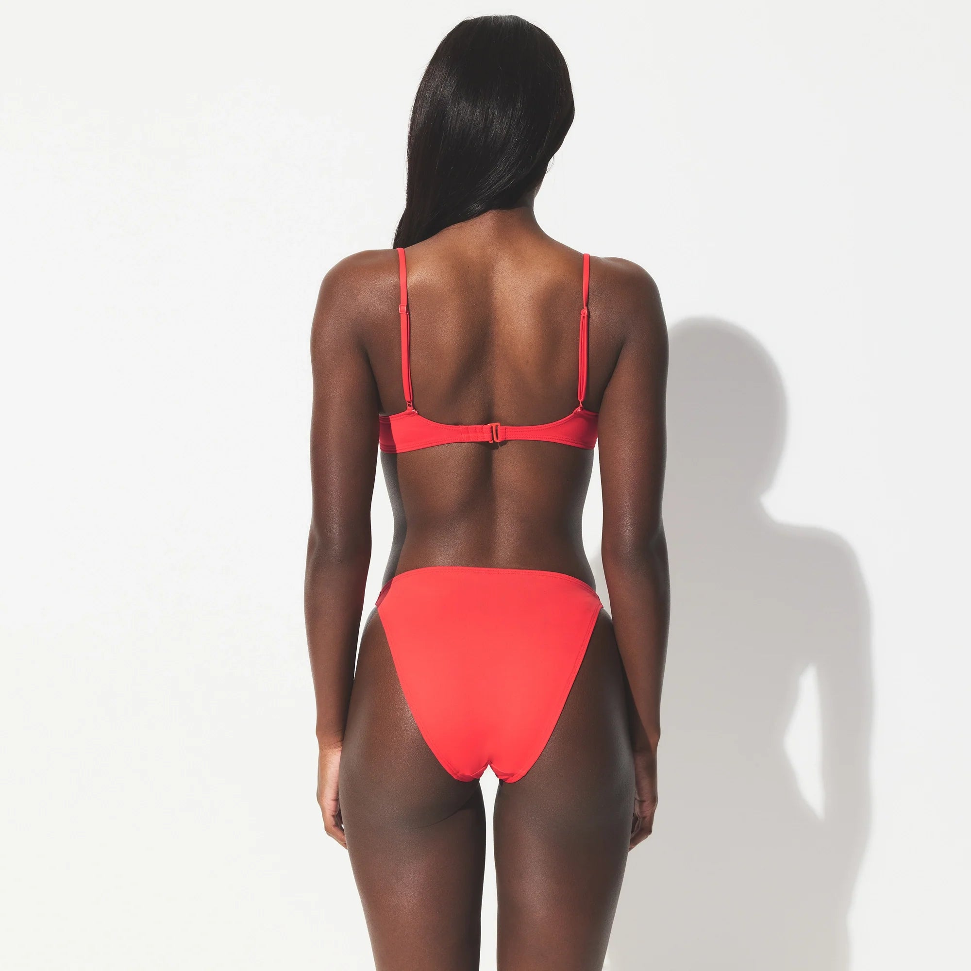 ICONIC SWIM UNDERWIRE BIKINI TOP | CARMINE