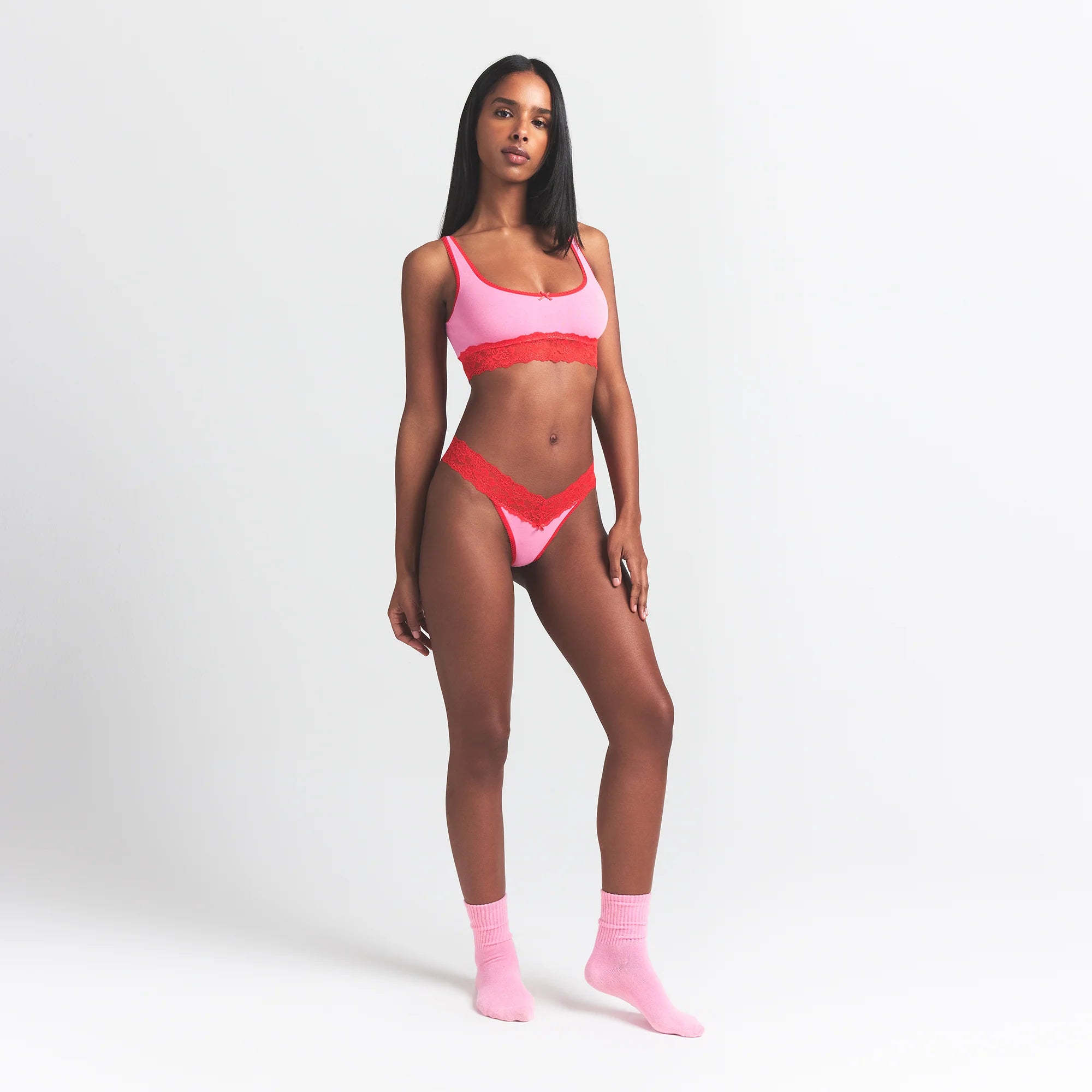 LIGHTWEIGHT COTTON WIDE LACE THONG | CARNATION CONTRAST
